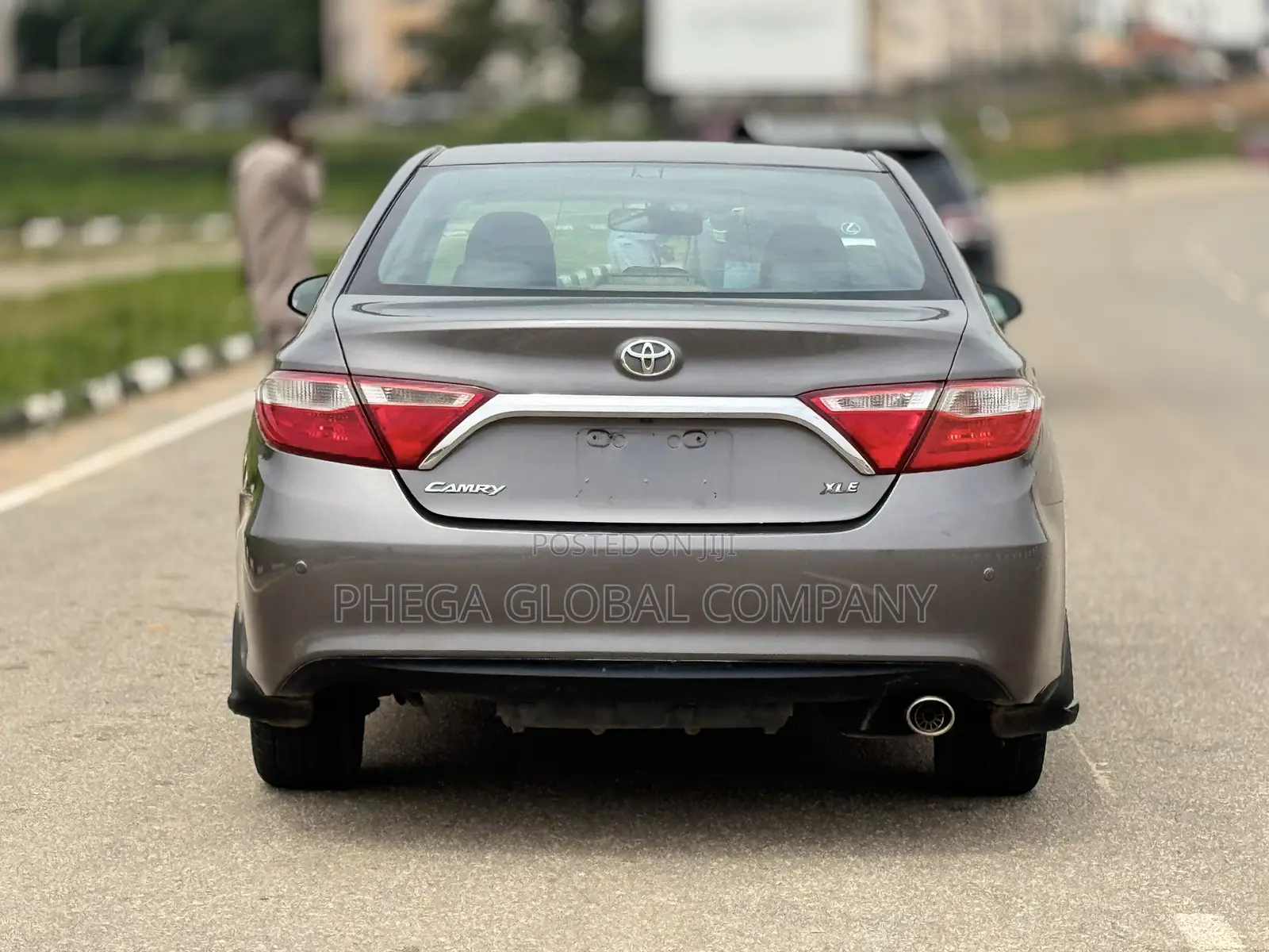 Toyota Camry XLE 4dr Sedan (2.5L 4cyl 6A) 2016 Gray