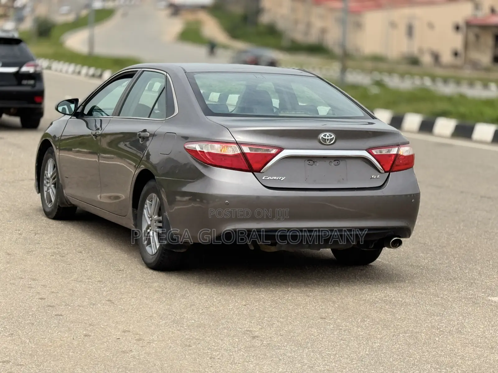 Toyota Camry XLE 4dr Sedan (2.5L 4cyl 6A) 2016 Gray
