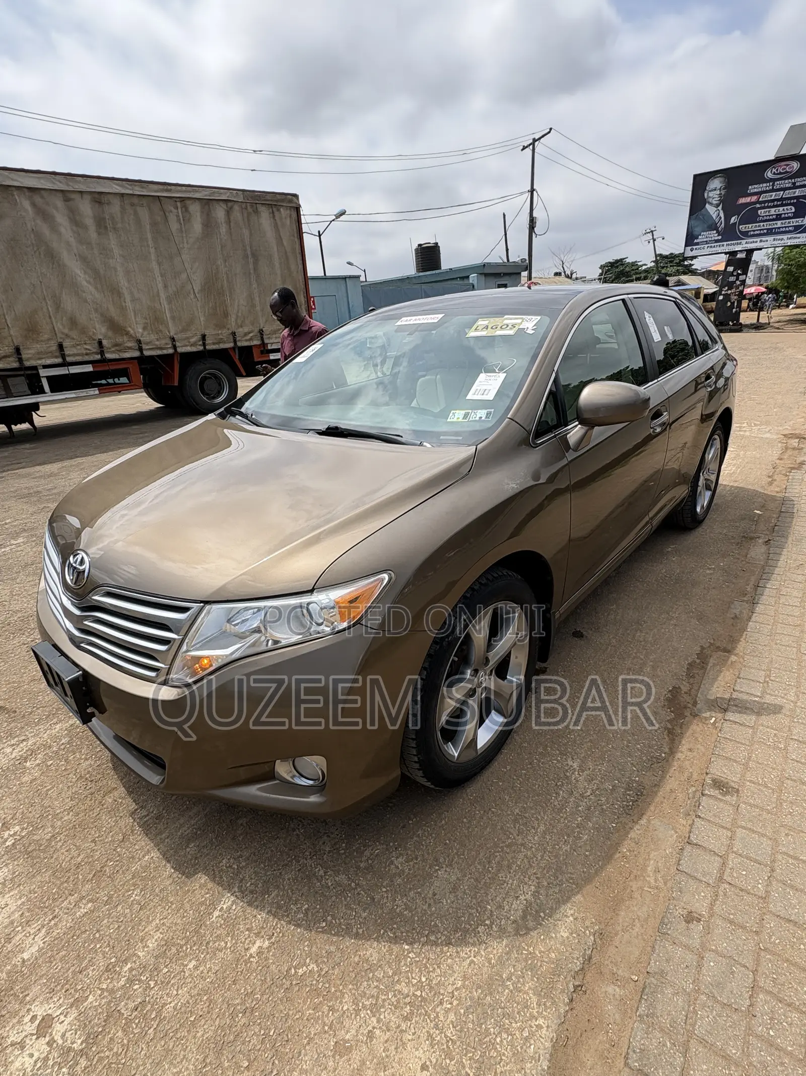 Toyota Venza V6 AWD 2011 Gold