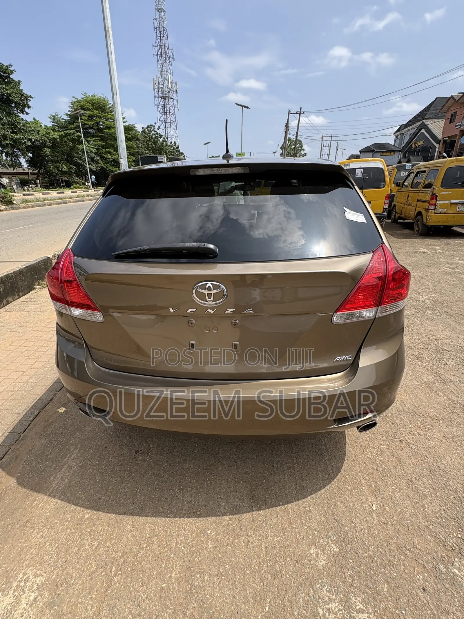 Toyota Venza V6 AWD 2011 Gold