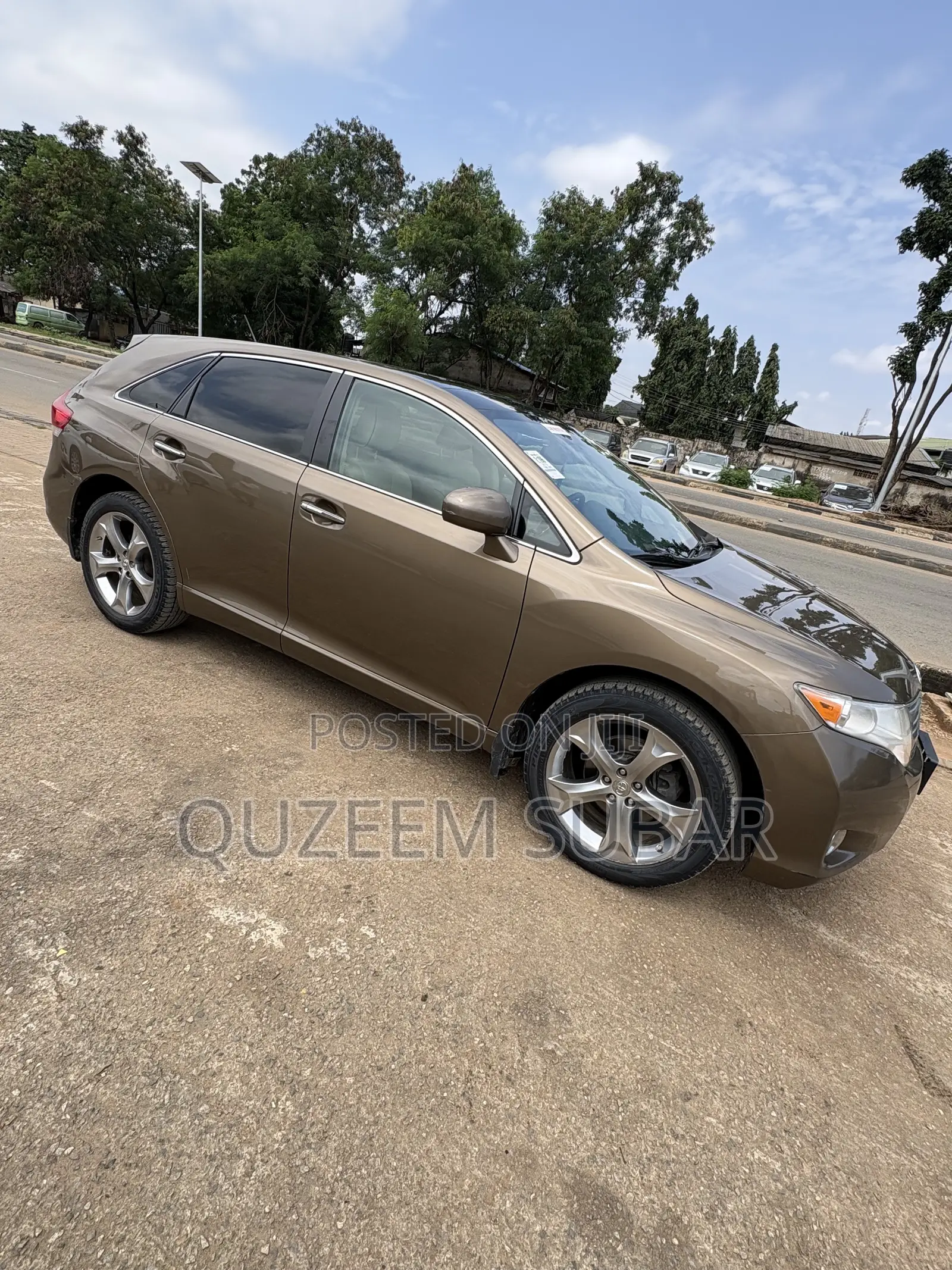 Toyota Venza V6 AWD 2011 Gold