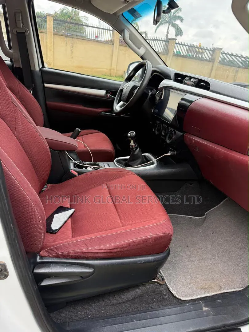 Toyota Hilux 2016 White
