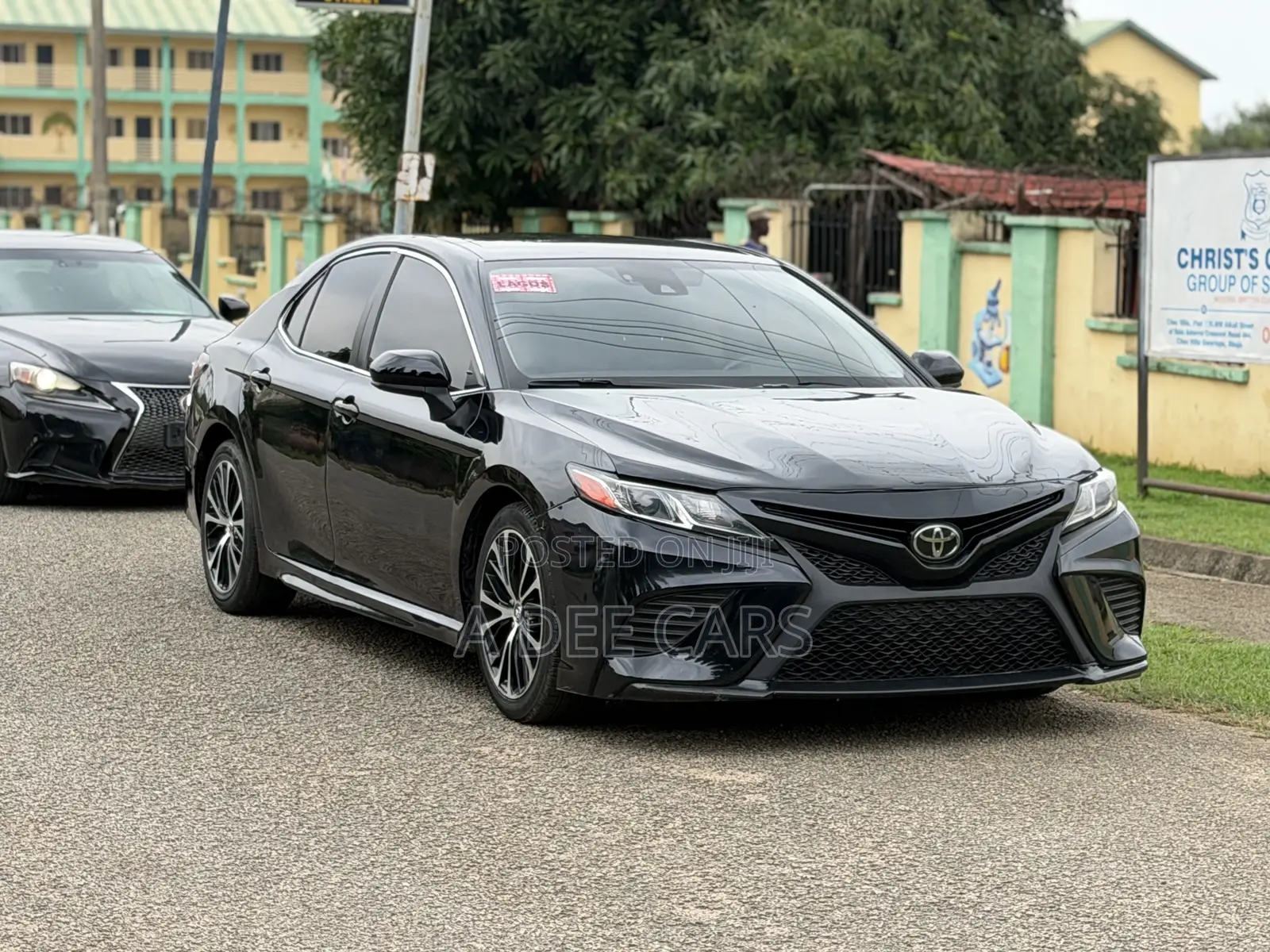 Toyota Camry SE FWD (2.5L 4cyl 8AM) 2018 Black