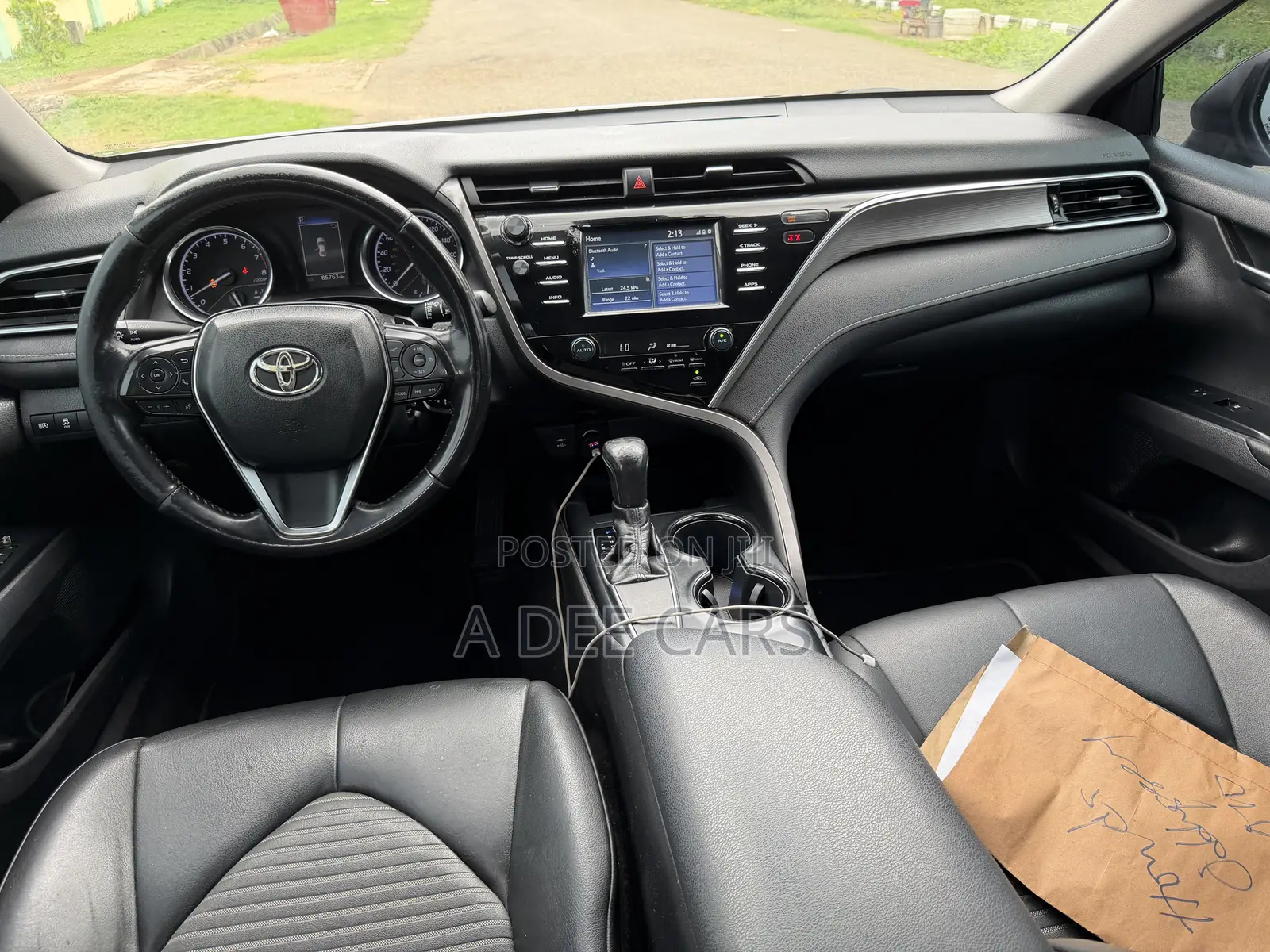 Toyota Camry SE FWD (2.5L 4cyl 8AM) 2018 Black