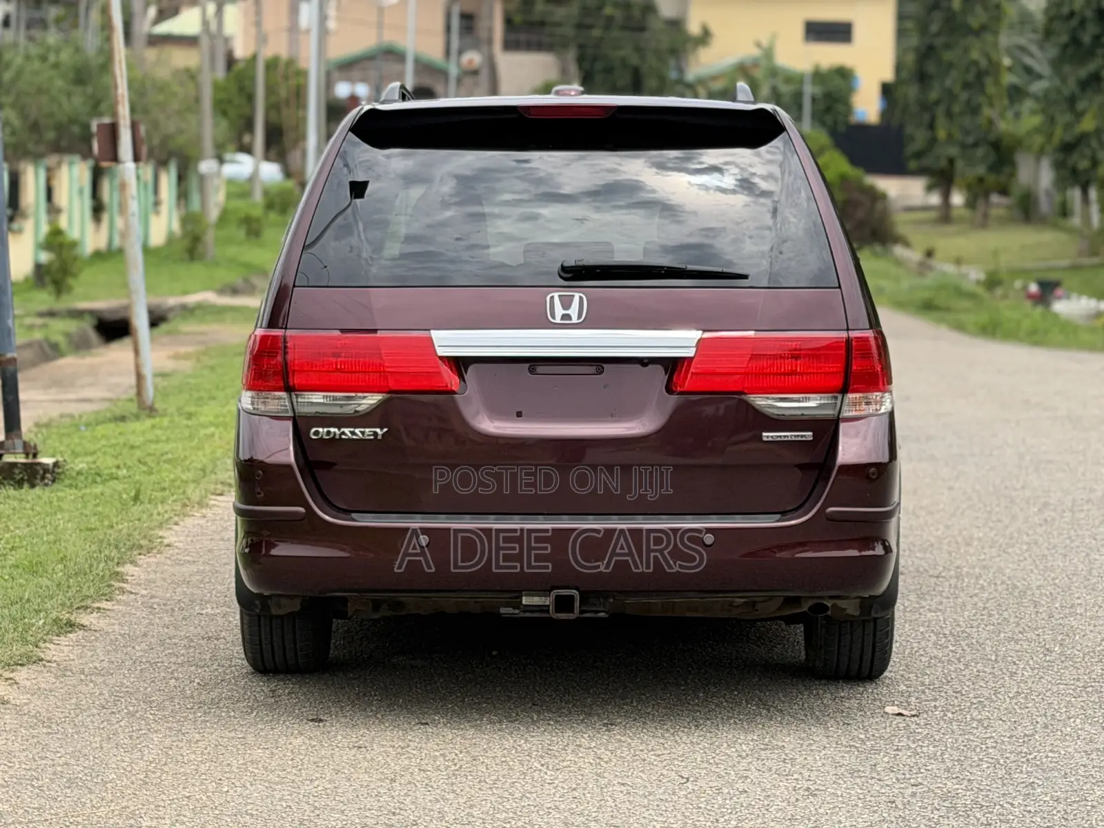 Honda Odyssey Touring 2010 Red