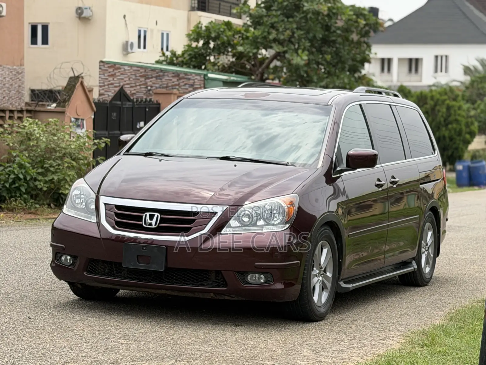 Honda Odyssey Touring 2010 Red