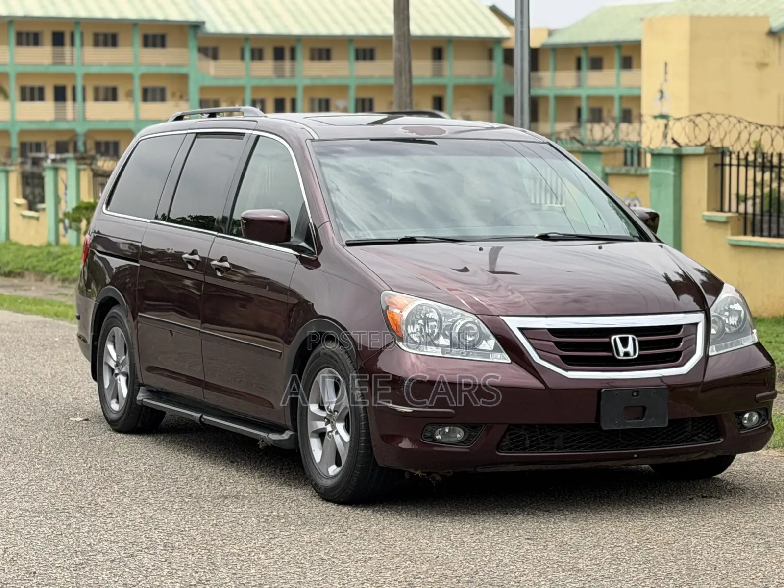 Honda Odyssey Touring 2010 Red