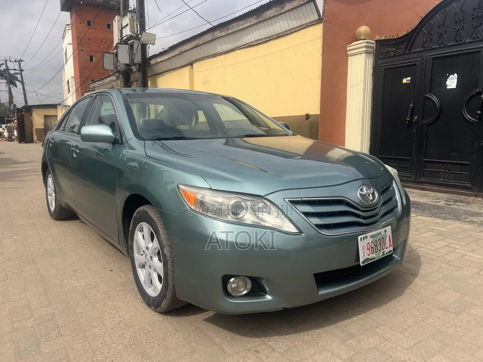 Toyota Camry LE 4dr Sedan (2.5L 4cyl 6AM) 2010 Green