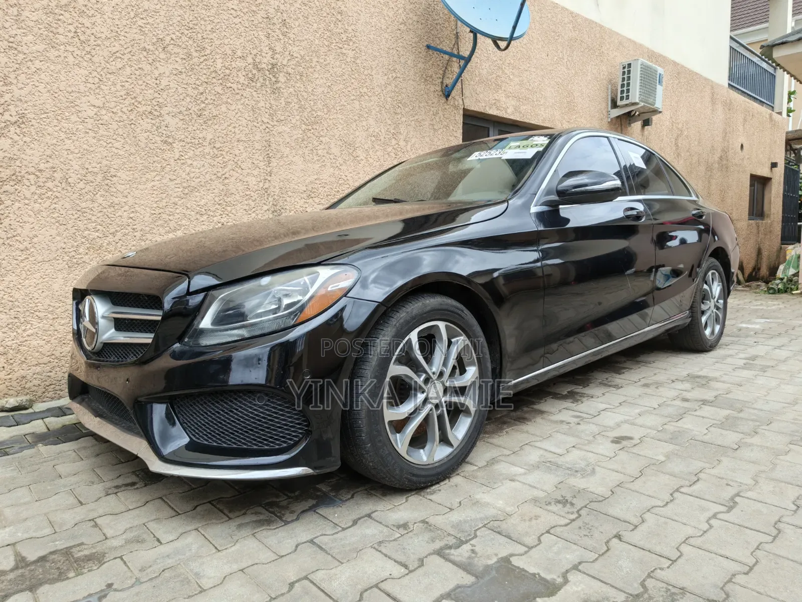 Mercedes-Benz C300 Luxury 4dr AWD 4Matic Sedan (2.0L 4cyl 7A) 2015