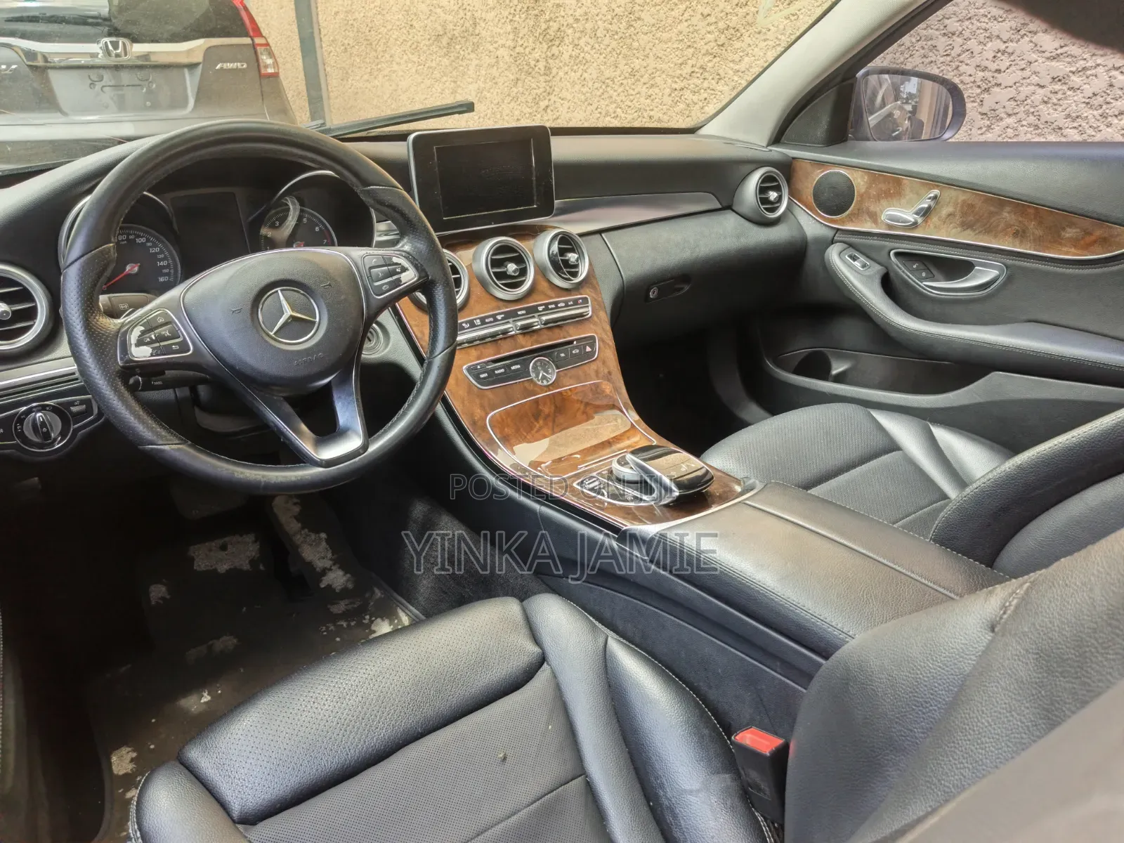 Mercedes-Benz C300 Luxury 4dr AWD 4Matic Sedan (2.0L 4cyl 7A) 2015