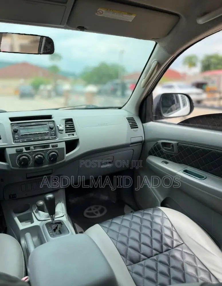 Toyota Hilux 2013 White