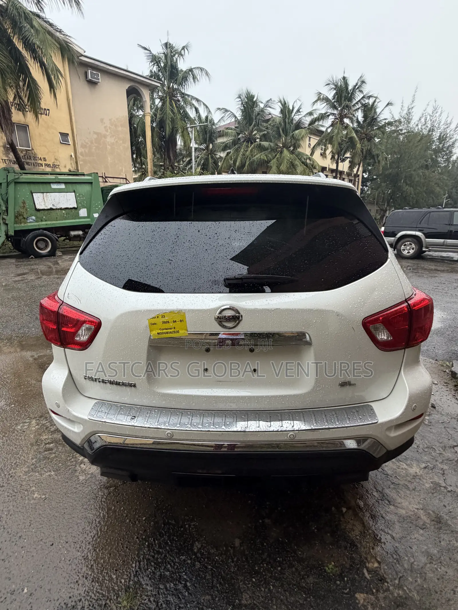 Nissan Pathfinder SL 2018 White