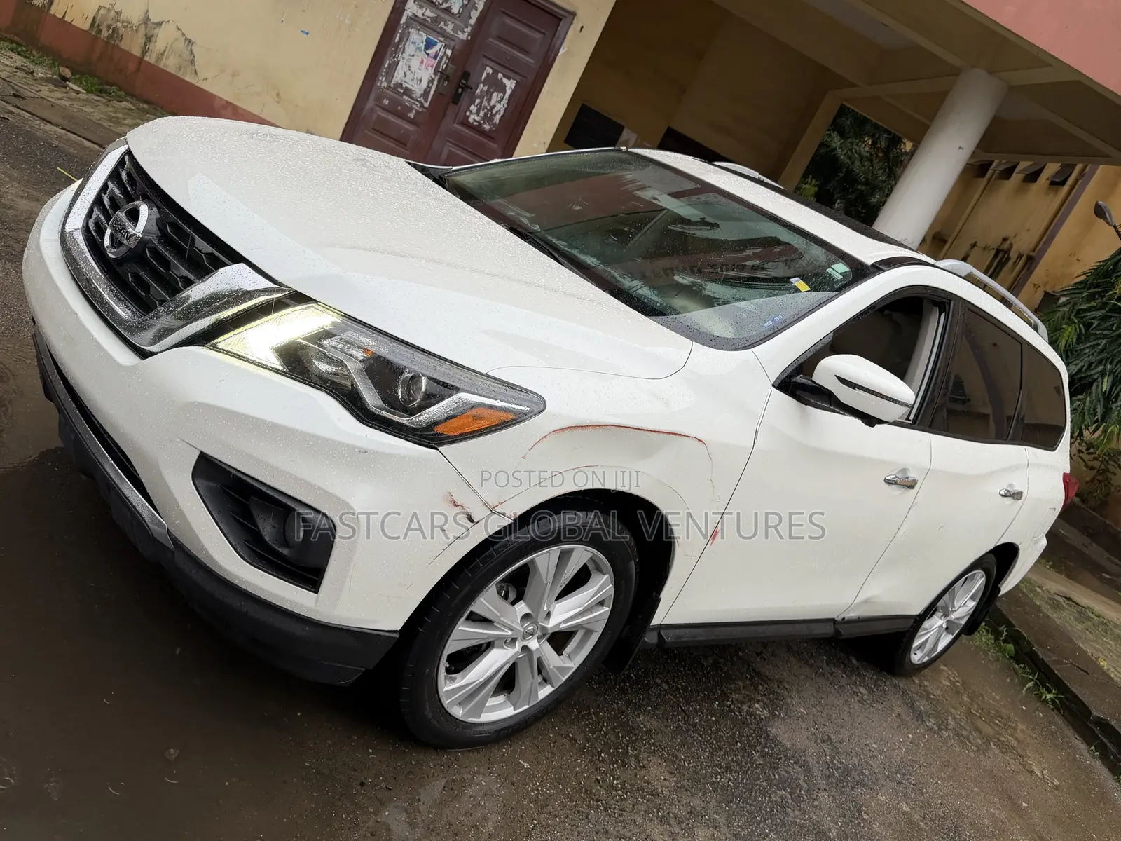 Nissan Pathfinder SL 2018 White