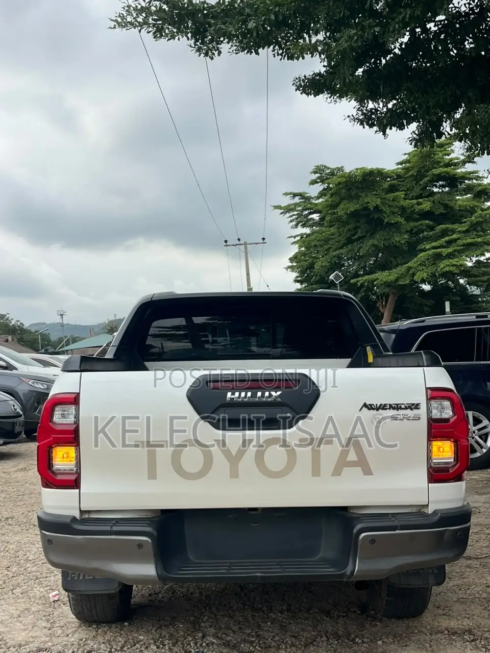 Toyota Hilux 2023 White