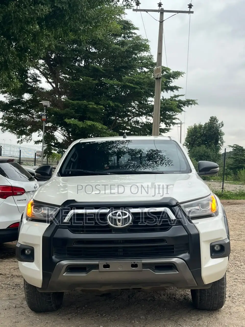 Toyota Hilux 2023 White