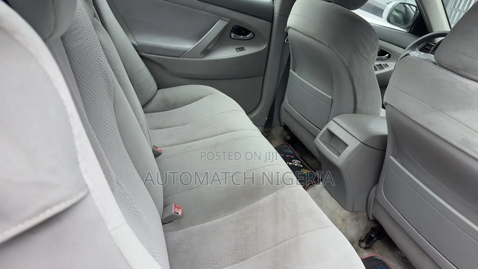 Toyota Camry LE 4dr Sedan (2.5L 4cyl 6AM) 2010 Gray
