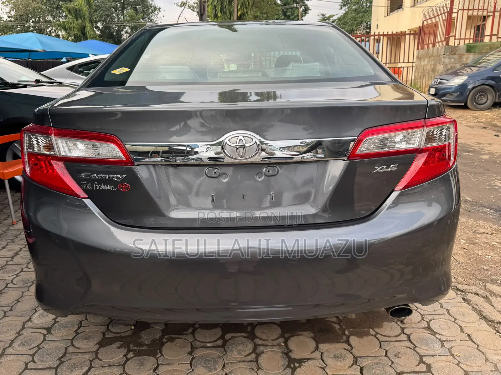 Toyota Camry XLE 4dr Sedan (2.5L 4cyl 6A) 2012 Gray