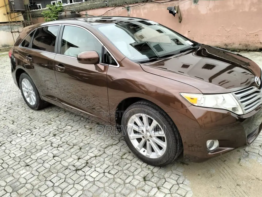 Toyota Venza LE 2010 Brown