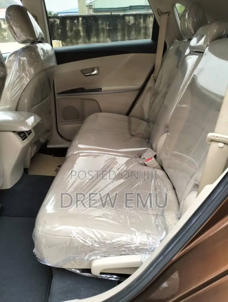 Toyota Venza LE 2010 Brown