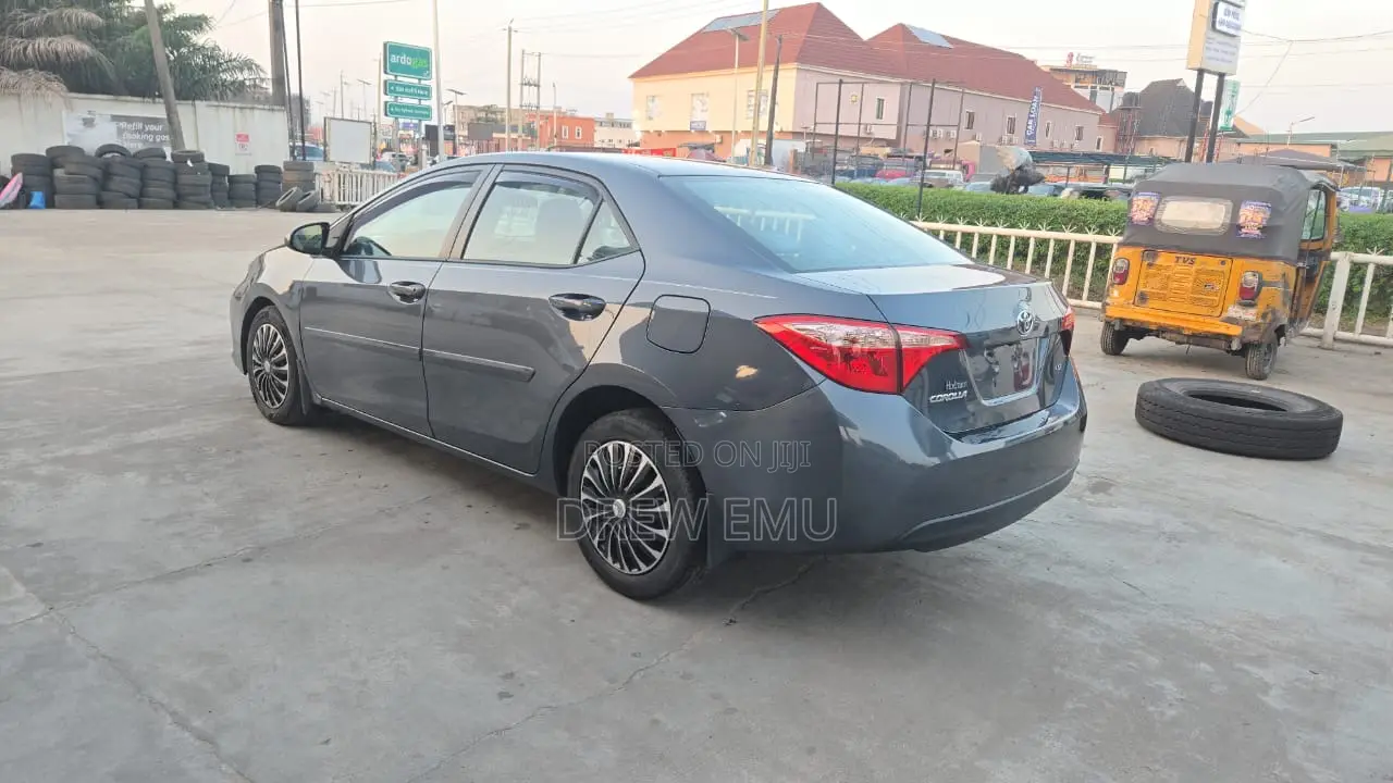 Toyota Corolla 2027 Gray
