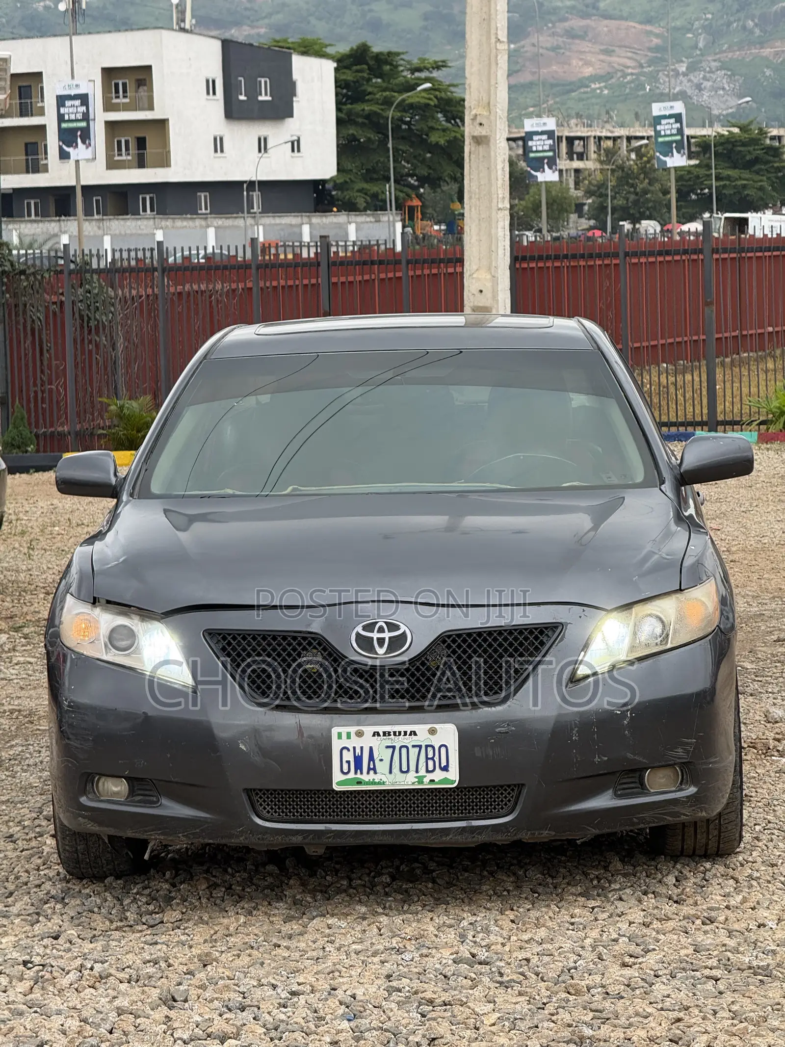 Toyota Camry XLE V6 4dr Sedan (3.5L 6cyl 6AM) 2009 White