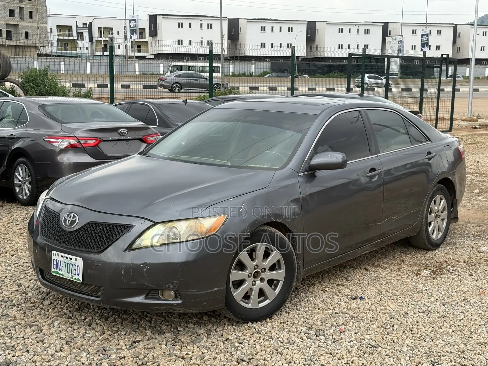 Toyota Camry XLE V6 4dr Sedan (3.5L 6cyl 6AM) 2009 White