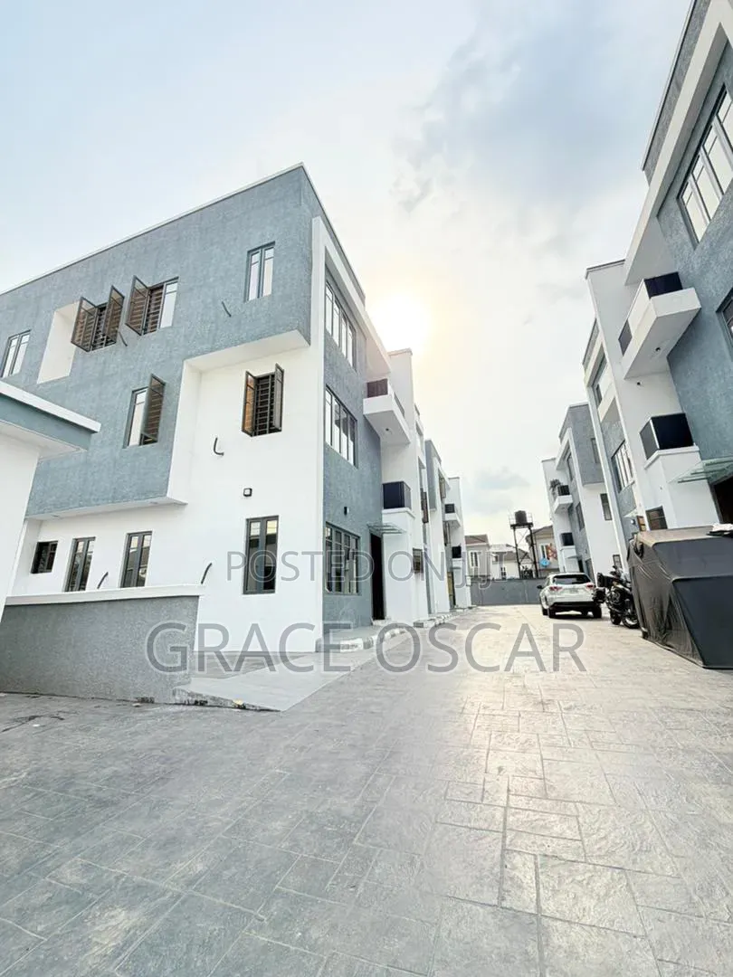 4bdrm Duplex in Anthony Village for sale