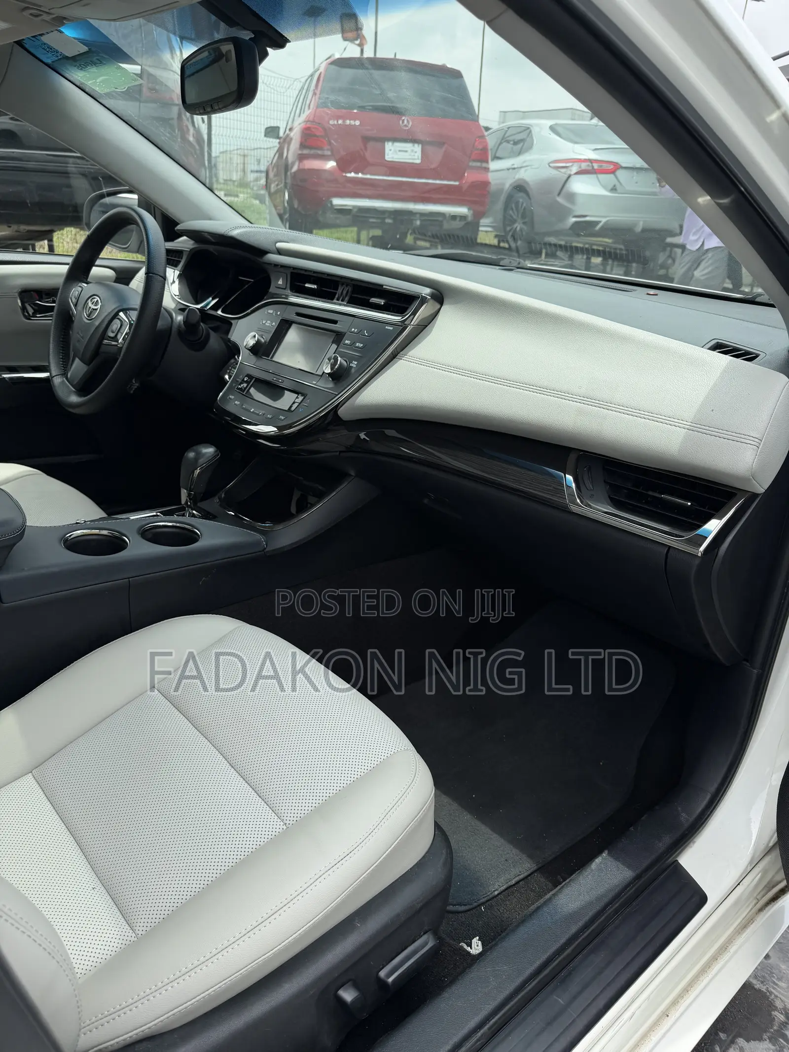 Toyota Avalon XLE 4dr Sedan (3.5L 6cyl 6A) 2014 White