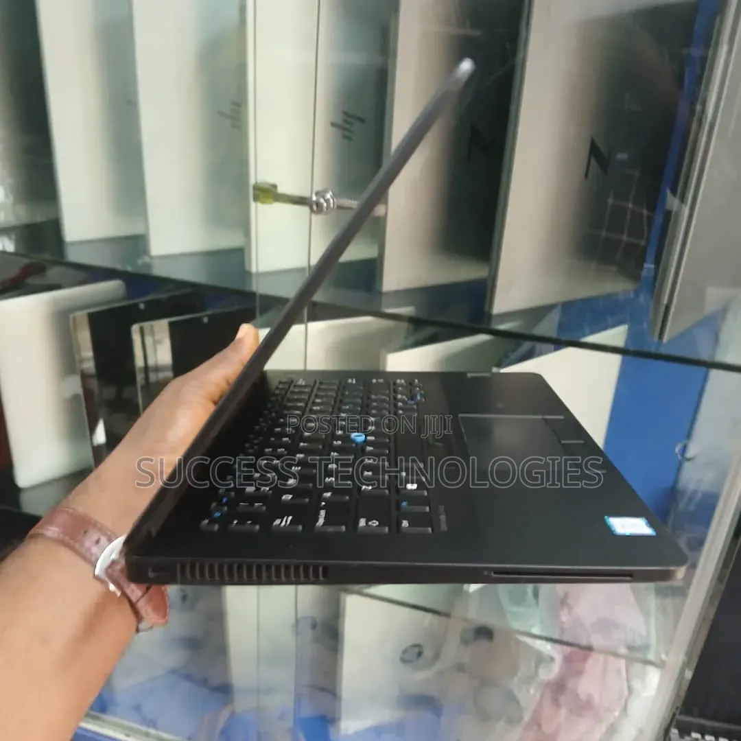 Laptop Dell Latitude 14 E7470 8GB Intel Core i7 SSD 256GB