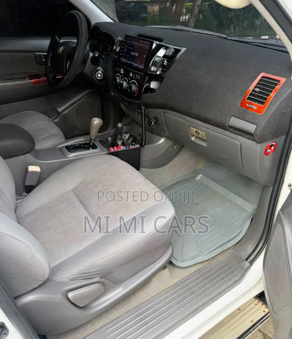 Toyota Hilux 2014 White