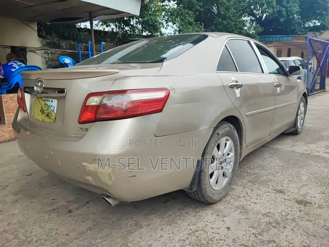 Toyota Camry 2008 Gold