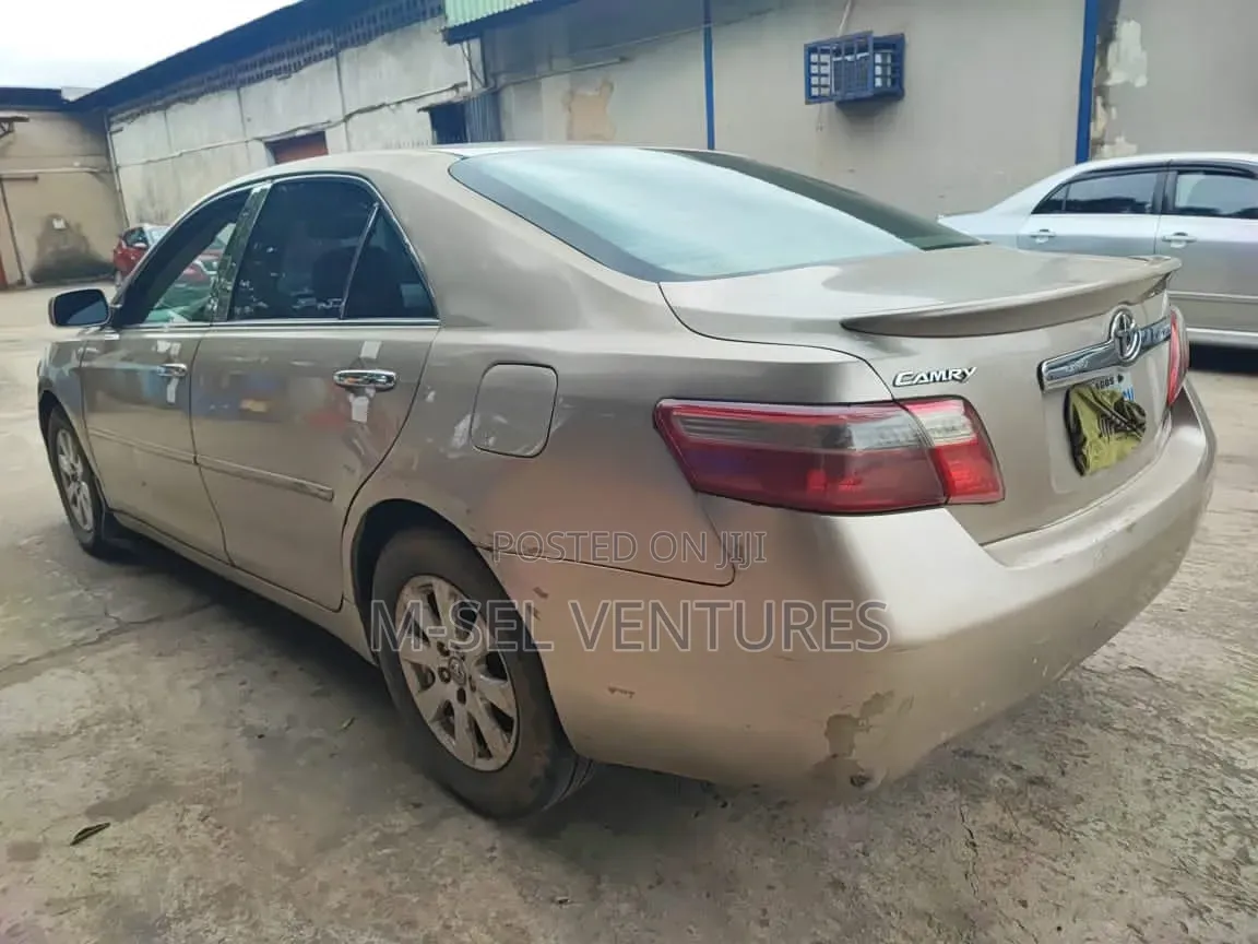 Toyota Camry 2008 Gold