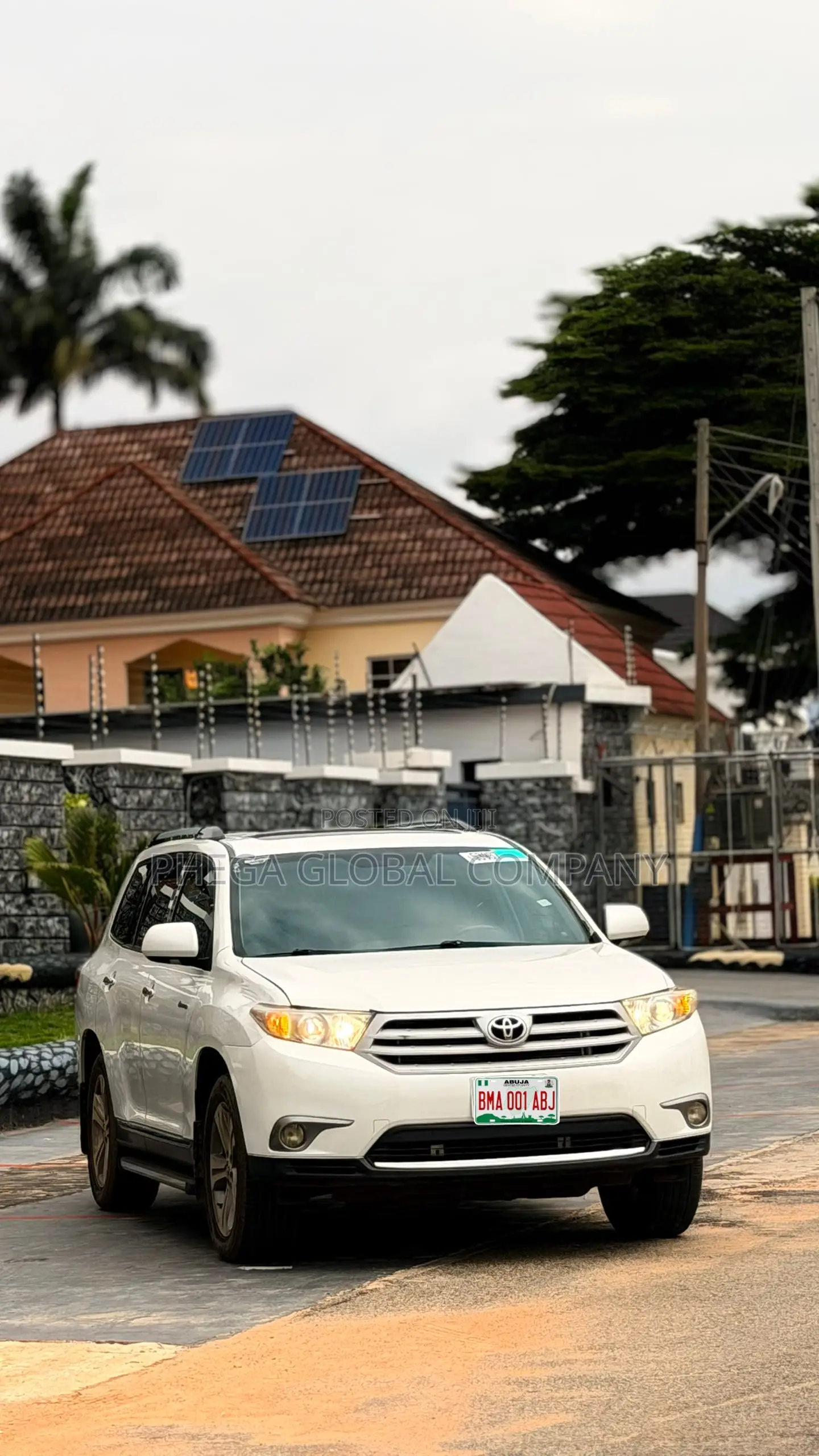 Toyota Highlander Limited 3.5l 4WD 2013 White