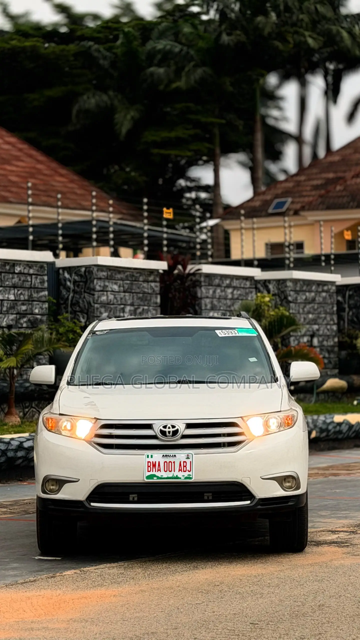 Toyota Highlander Limited 3.5l 4WD 2013 White