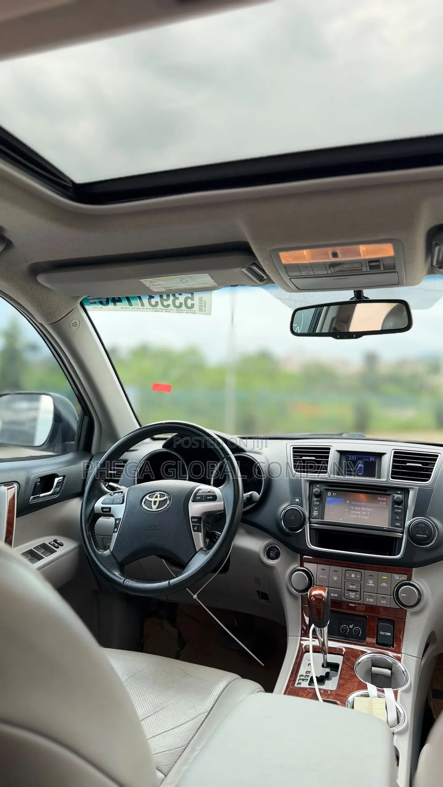 Toyota Highlander Limited 3.5l 4WD 2013 White