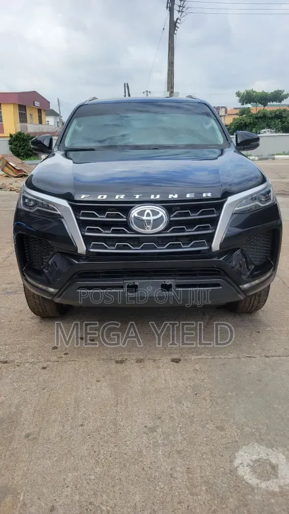 Toyota Fortuner 4.0 AWD 2023 Black