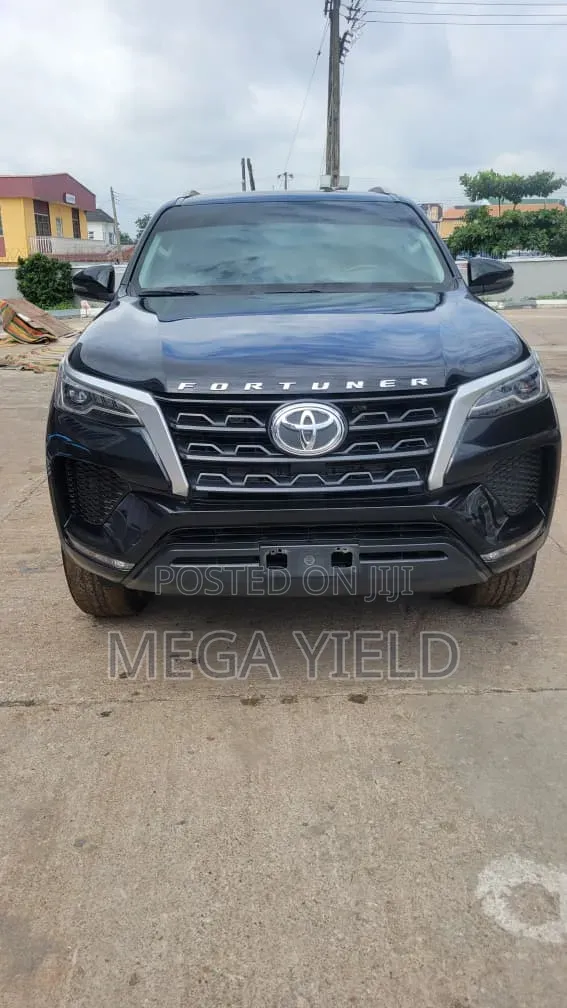 Toyota Fortuner 4.0 AWD 2023 Black