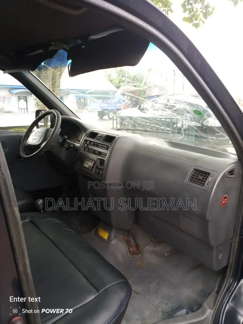 Toyota Grand HiAce 2002 Black
