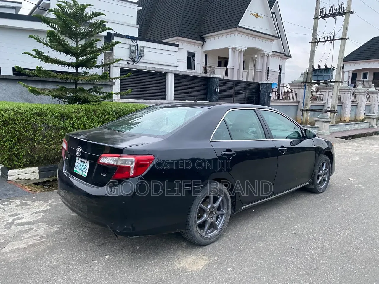 Toyota Camry XLE 4dr Sedan (2.5L 4cyl 6A) 2012 Matt Black