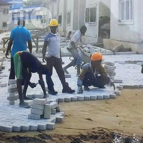 Free Fixing of Interlocking Paving Stones