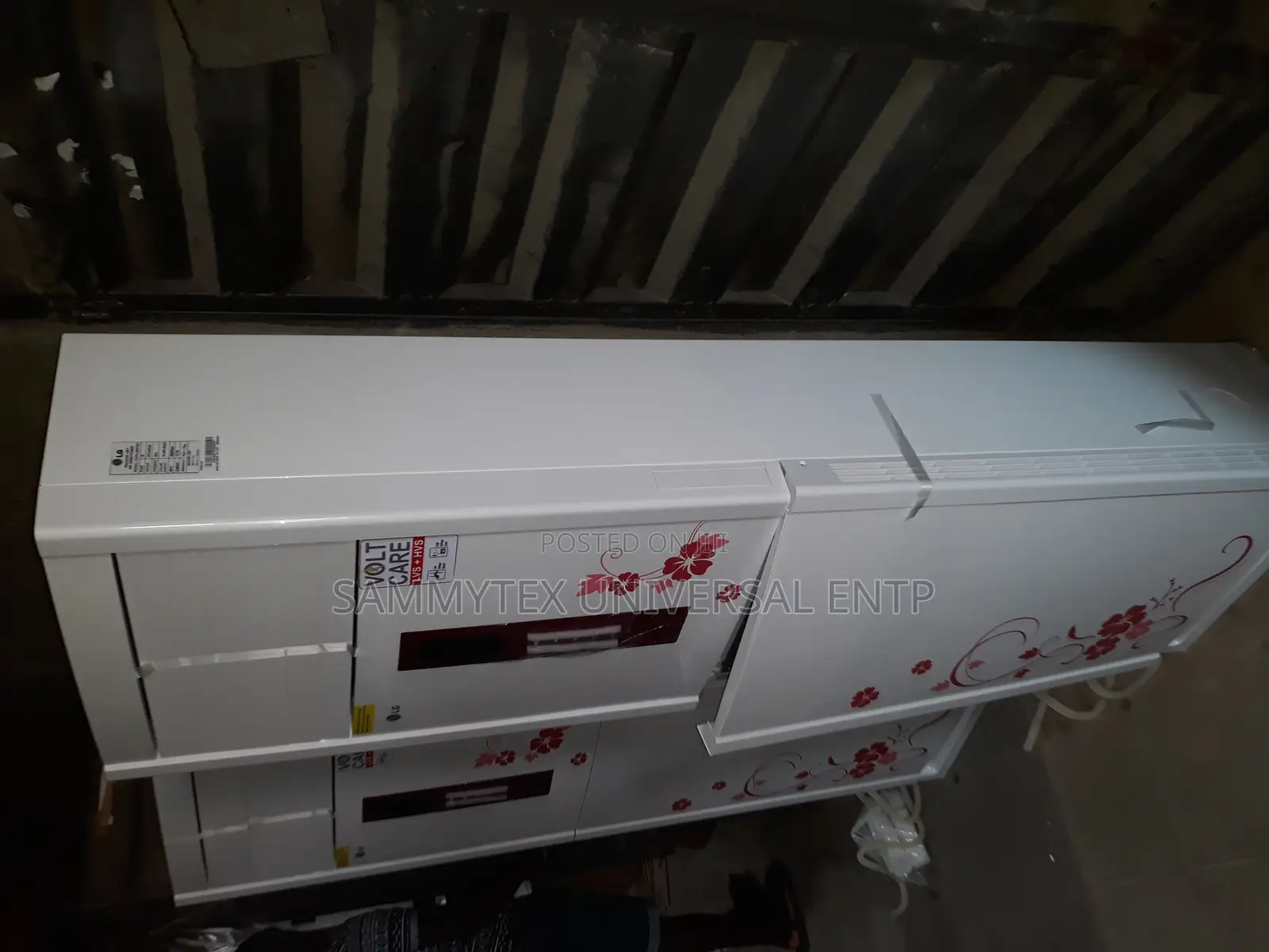 Brand New Lg 2tons Standing Unit A.C With 2yrs Wrrnty Sign
