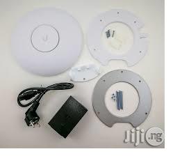 Unifi UAP-AC-PRO Indoor/Outdoor 2.4/5ghz AP
