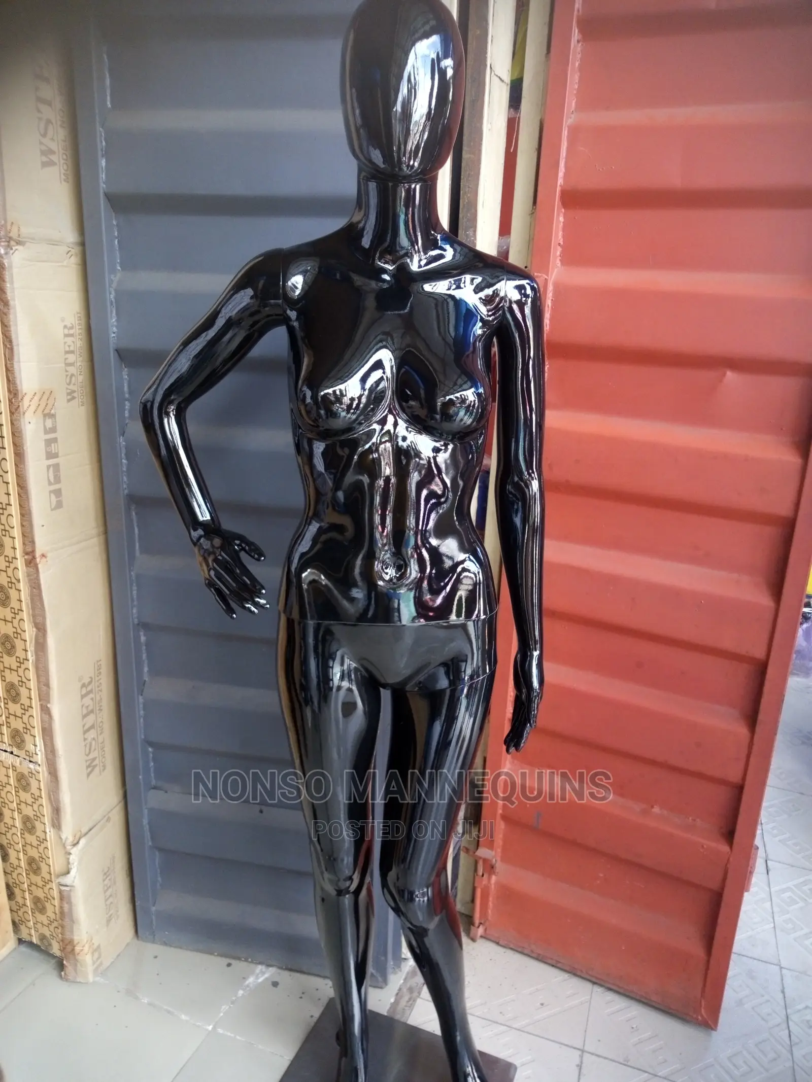 Pure Black Female Egg Face Display Mannequin