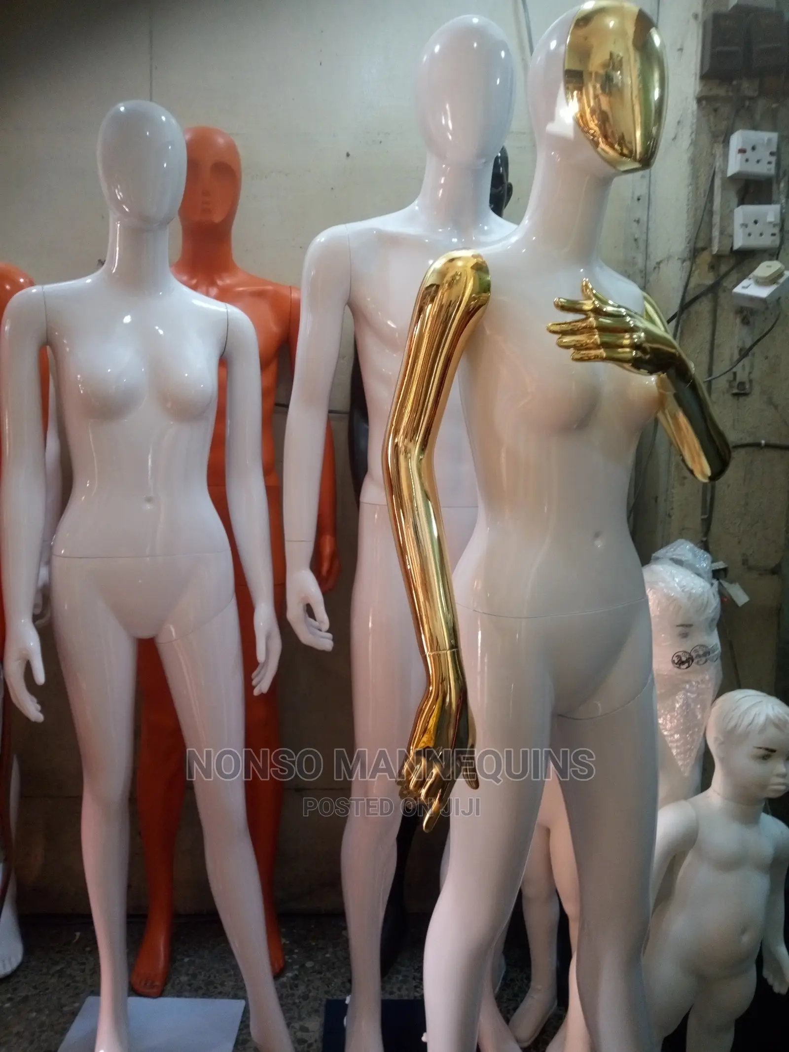 Pure White And White And Gold Female Mannequin