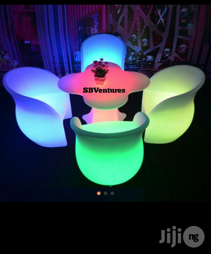 Indoor/Outdoor Dustless Chairs