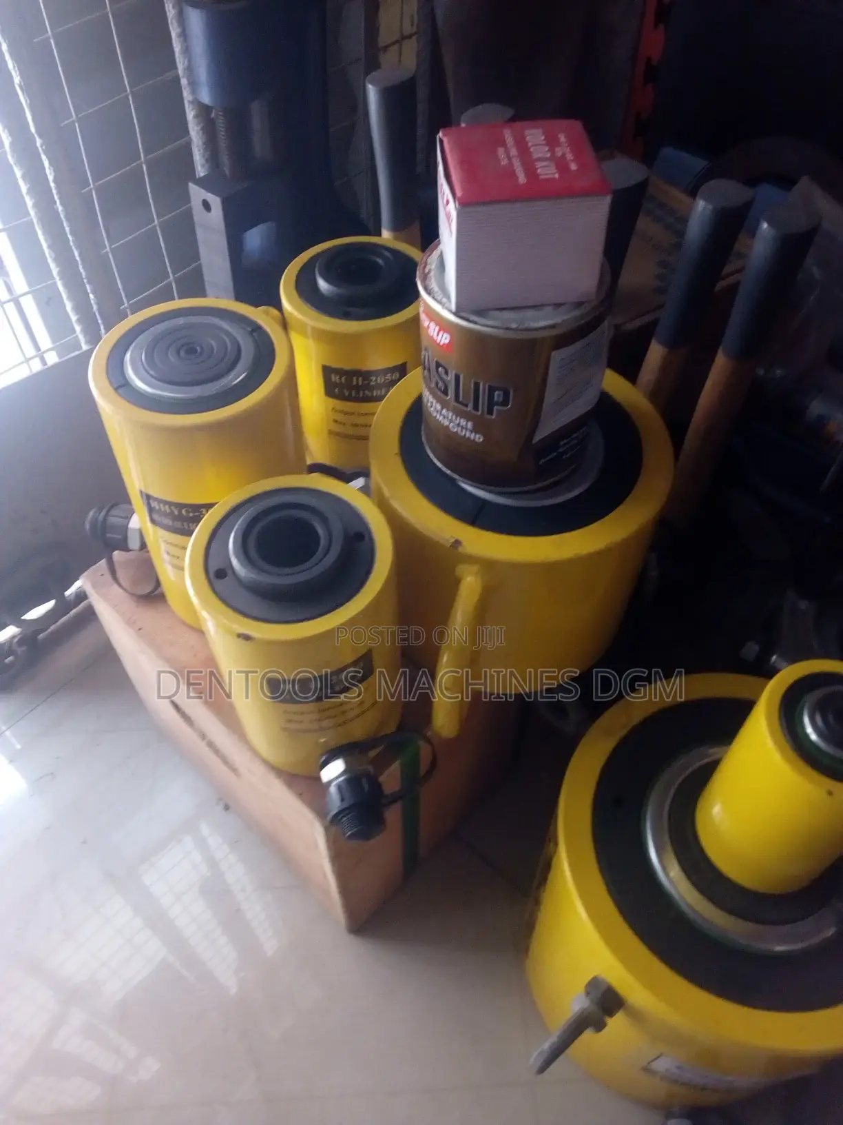 100-ton ENERPAC Air Jack