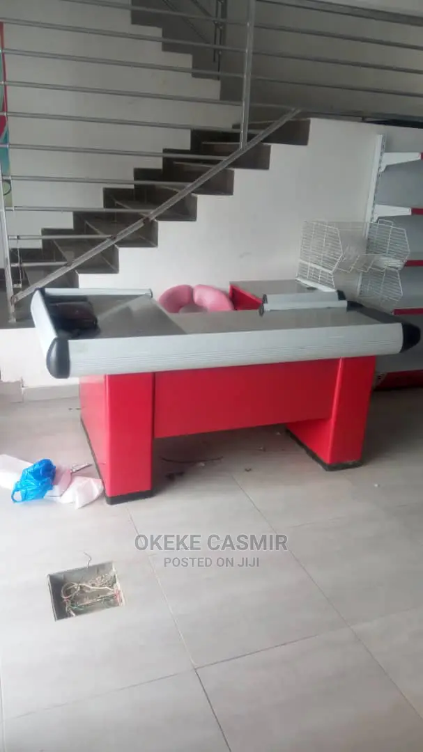 Supermarket Cash Counter Table