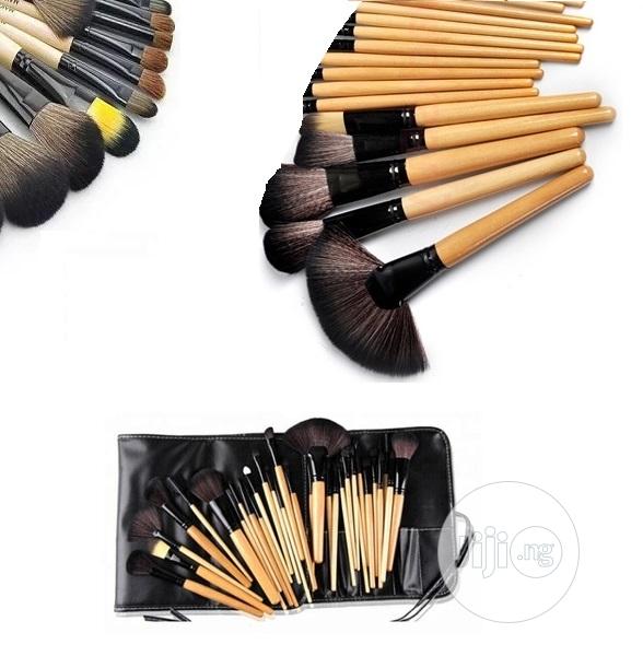 24pcs Brush Set Synthetic Hair Brushes Set Beauty Saloon Makeup Tools