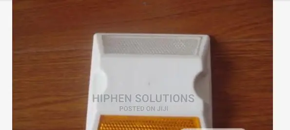 White Road Reflector By Hiphen Solutions LTD