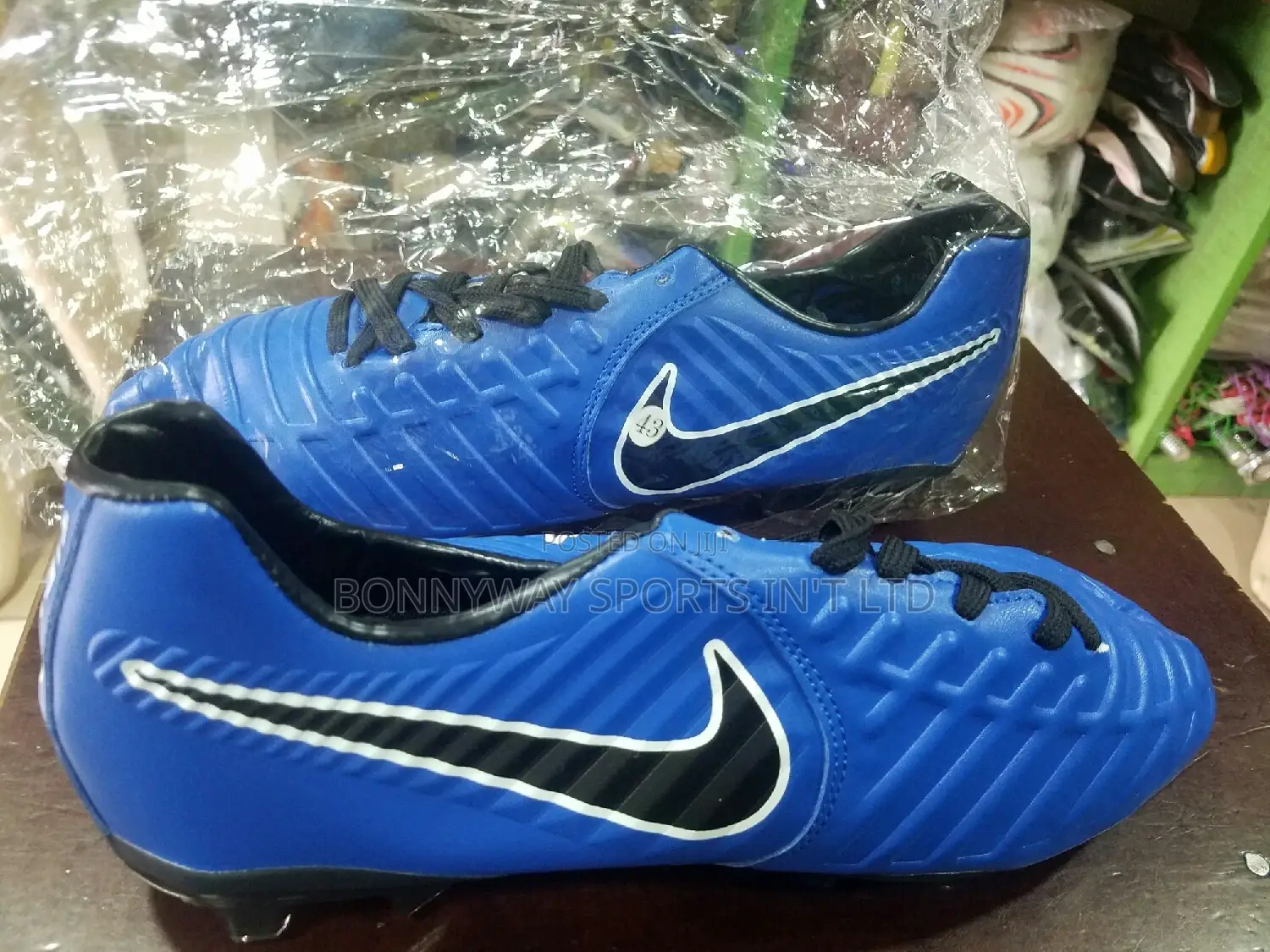 Nike Size 43 Soccer Boot